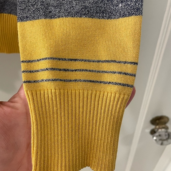 YAL New York Sweater - Picture 4 of 7